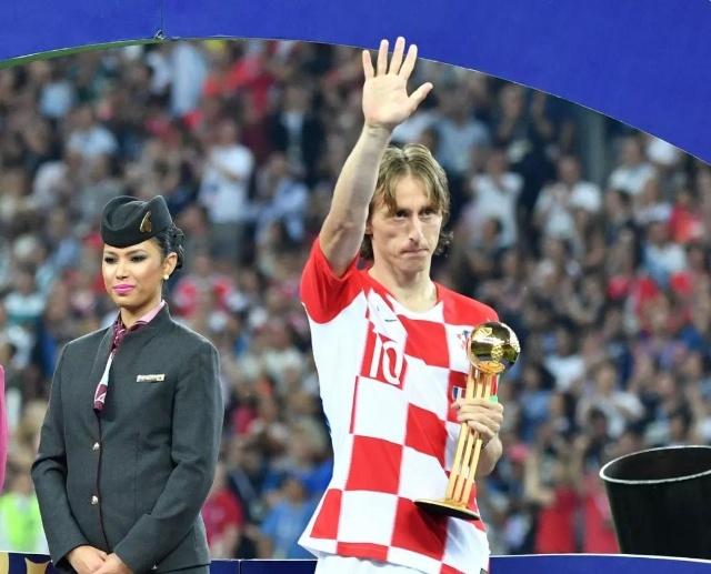 无文班马刺照样杀疯了！瓦塞尔35+7三分对轰穆雷，约基奇8次出手引争议