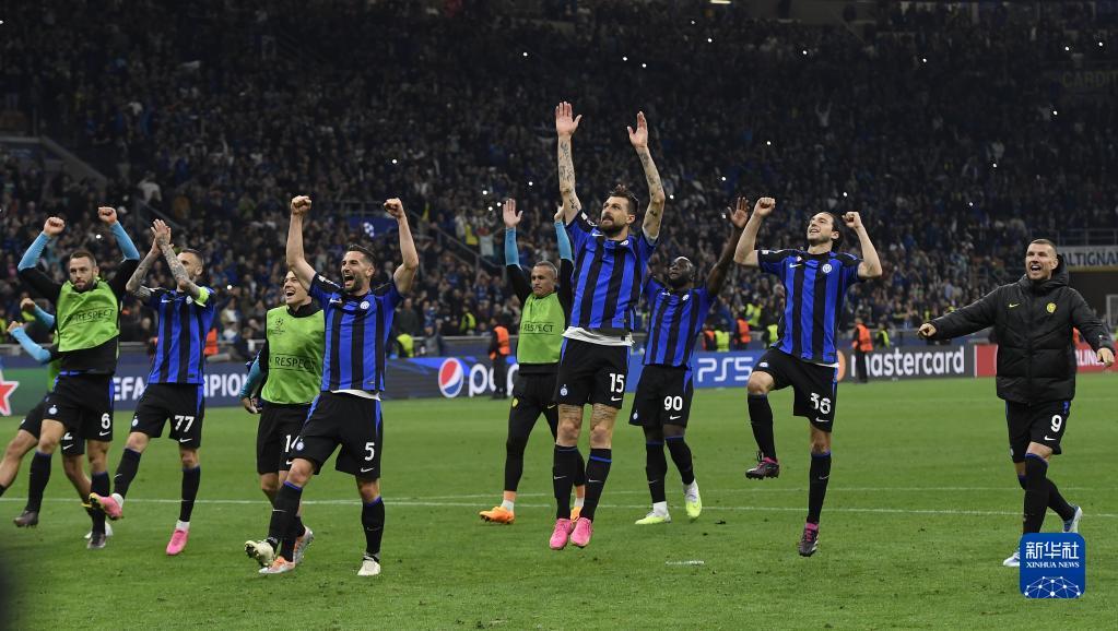 法国战阿塞拜疆全场数据：控球率76-24，射门9-2（法国vs阿塞拜疆全场统计：控球76%比24%，射门9比2）