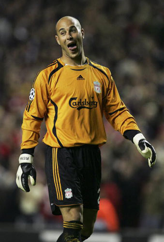 门兴后卫：我真的不是那种轻易倒地的球员，吉拉西明显犯规了（门兴后卫澄清：我不轻易倒地，吉拉西的犯规一目了然）