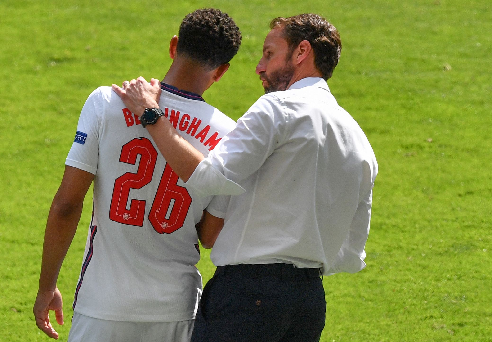 德甲第13轮最佳球员：凯恩替补戴帽第五次当选