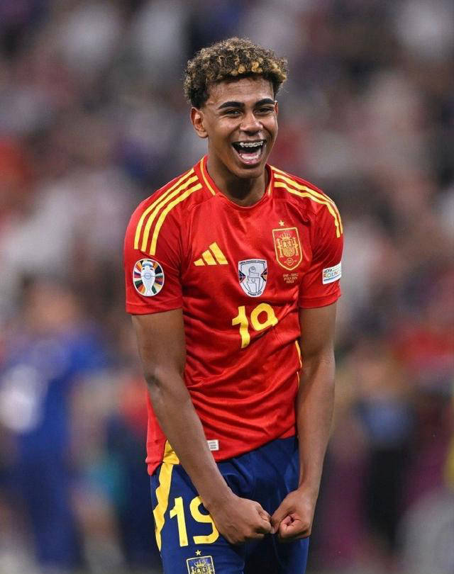 效率5年最低！西媒：丢掉金球后维尼持续走低，17场未进球（五年最差表现！西媒：金球失意后维尼状态走低，17战颗粒无收）