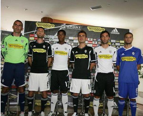 阿什拉夫谈伤病：我恢复得好多了，炎症也已经消退